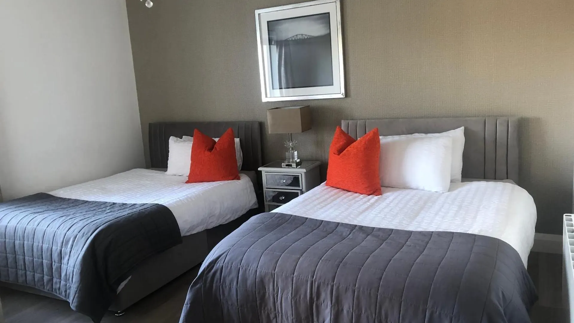 Oak Tree Lodge Westport